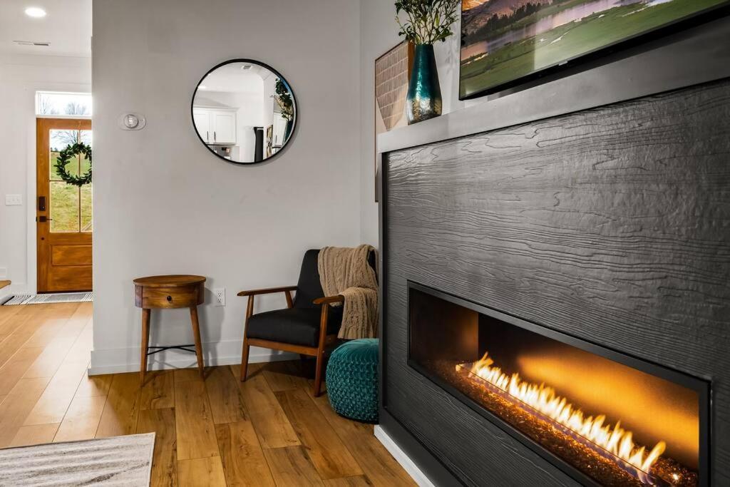 *Dog Friendly*Modern Home-Minutes To Dollywood, Gatlinburg, Smoky Mountains & Pigeon Forge! Εξωτερικό φωτογραφία
