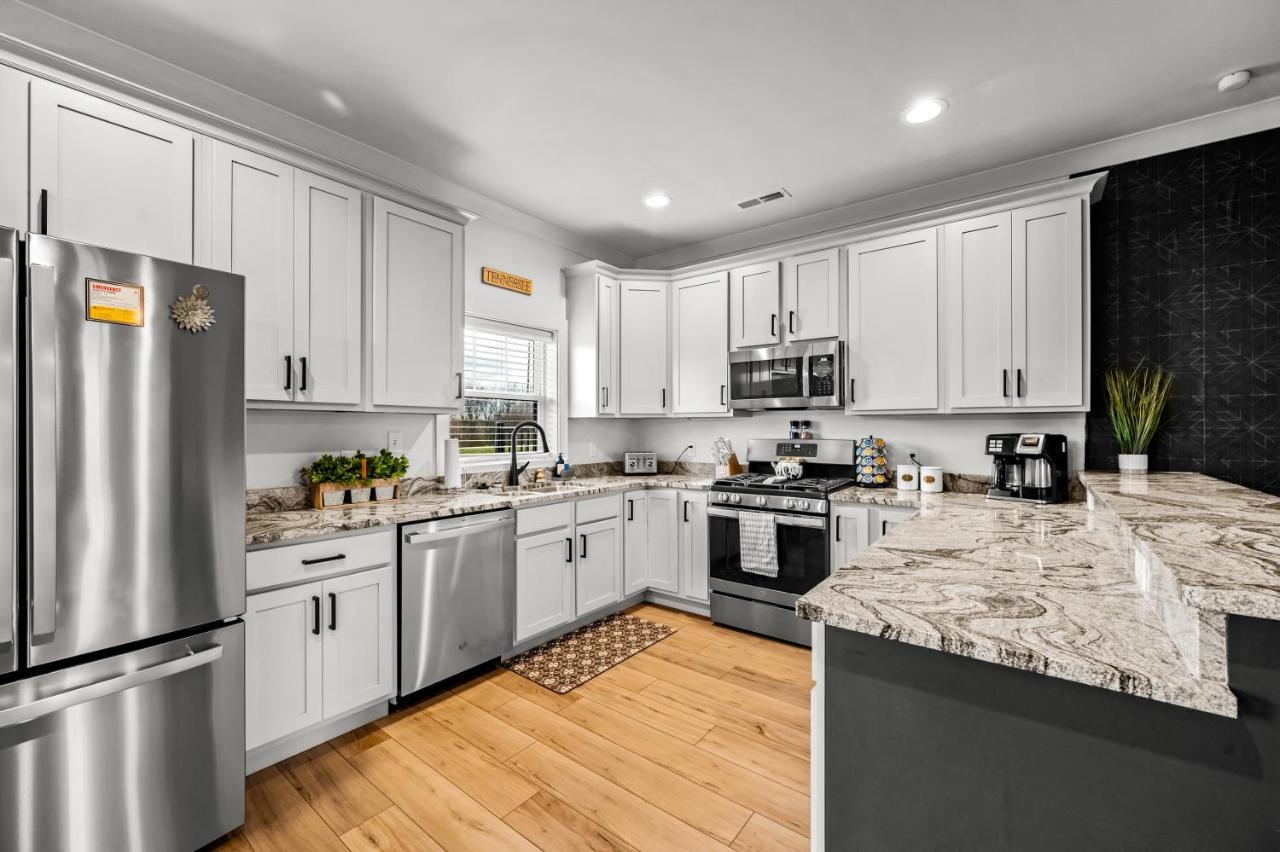 *Dog Friendly*Modern Home-Minutes To Dollywood, Gatlinburg, Smoky Mountains & Pigeon Forge! Εξωτερικό φωτογραφία